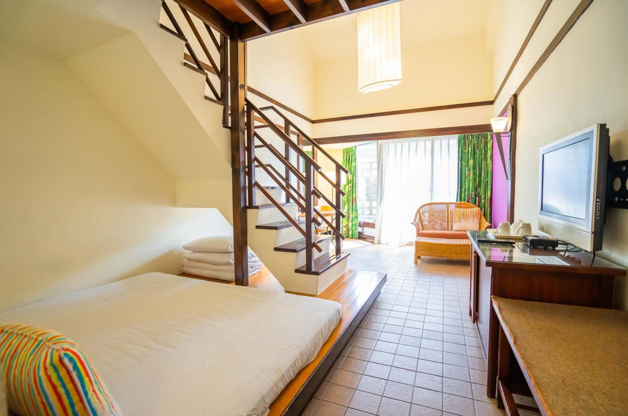 Yoho Beach Resort Kenting Heng-ch'un Exterior foto A room at the hotel