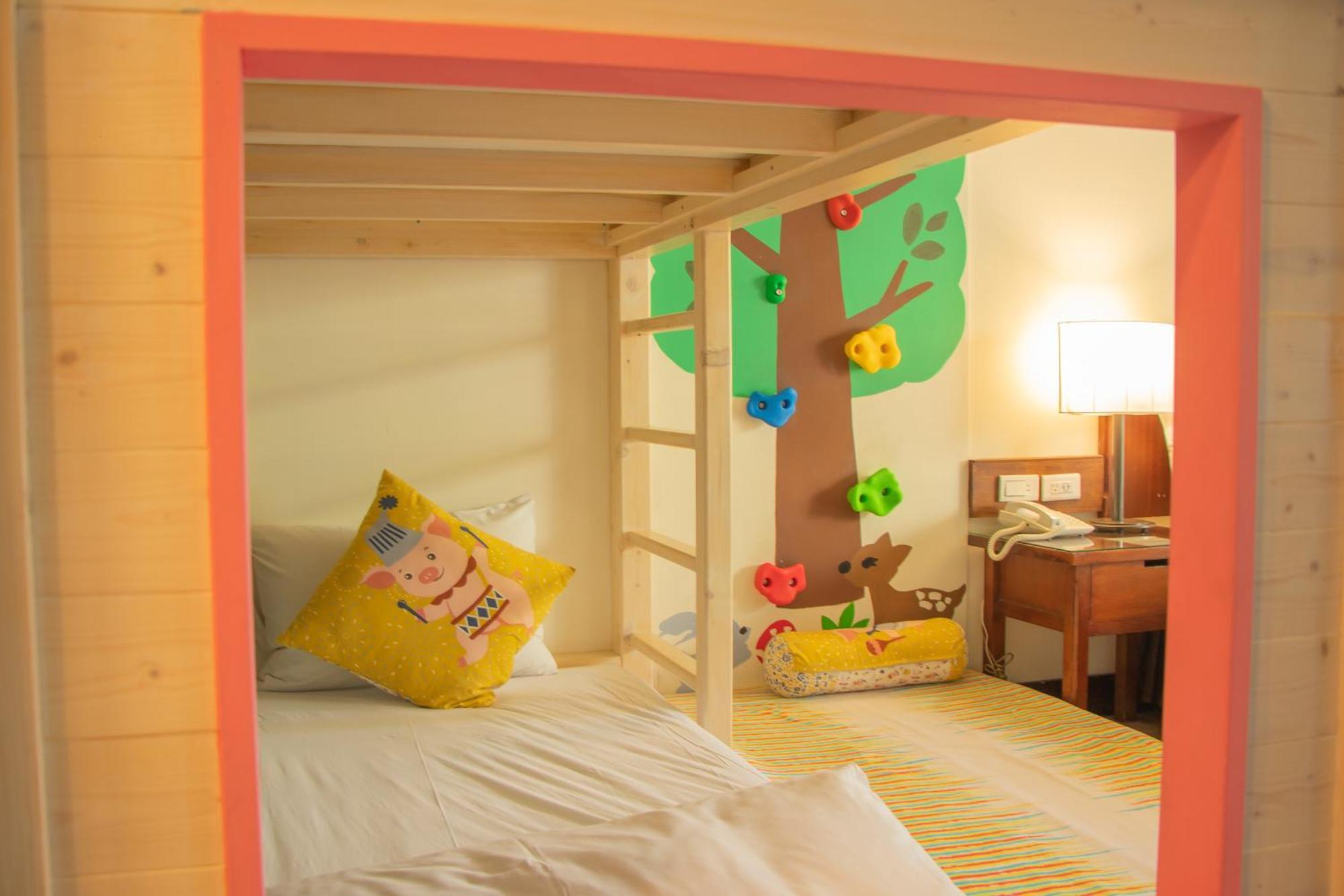 Yoho Beach Resort Kenting Heng-ch'un Exterior foto A room at the Legoland Hotel